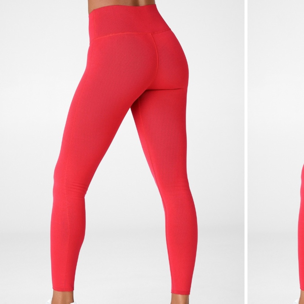 Fabletics NWT High Waisted Sclupknit Leggings